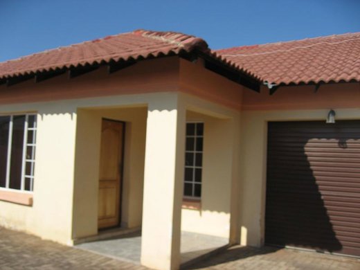 2 Schlafzimmer Reihenhaus zur Miete in Mokopane Central