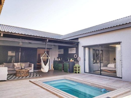 2 Schlafzimmer Haus zum Kauf in Zambezi Manor Lifestyle Estate