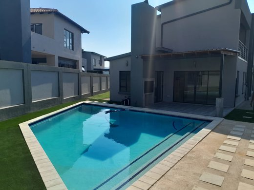 4 Schlafzimmer Haus zum Kauf in Zambezi Manor Lifestyle Estate