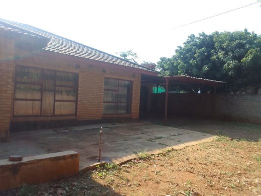 4 Schlafzimmer Haus zum Kauf in Thohoyandou