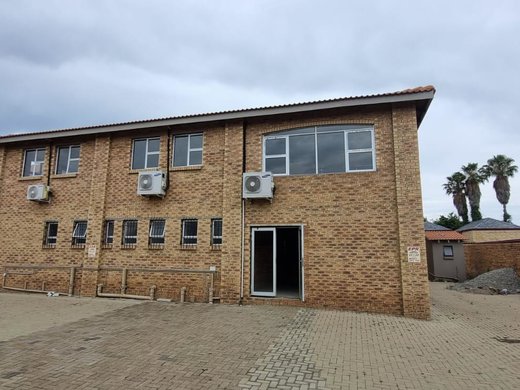 Büro zur Miete in Randfontein Central