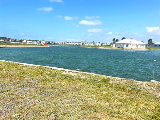 Grundstück zum Kauf in Marina Martinique