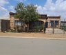 2 Schlafzimmer Haus zur Miete in Naledi