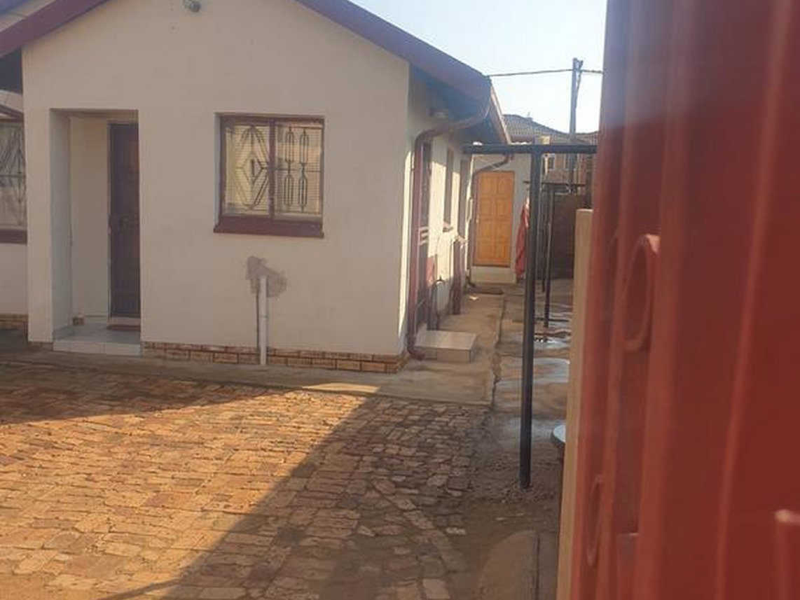 2 Bedroom House For Sale in Mahube Valley