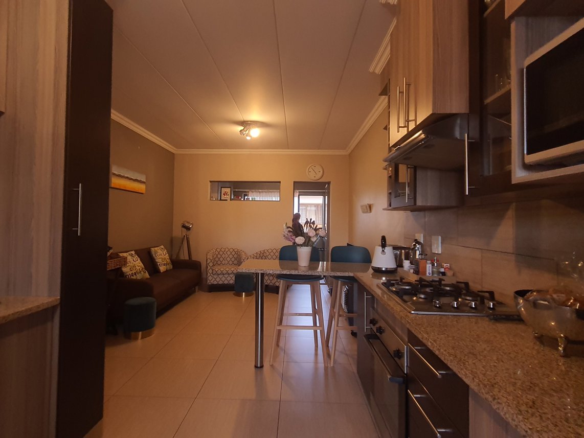 2 Bedroom Apartment For Sale in Moregloed