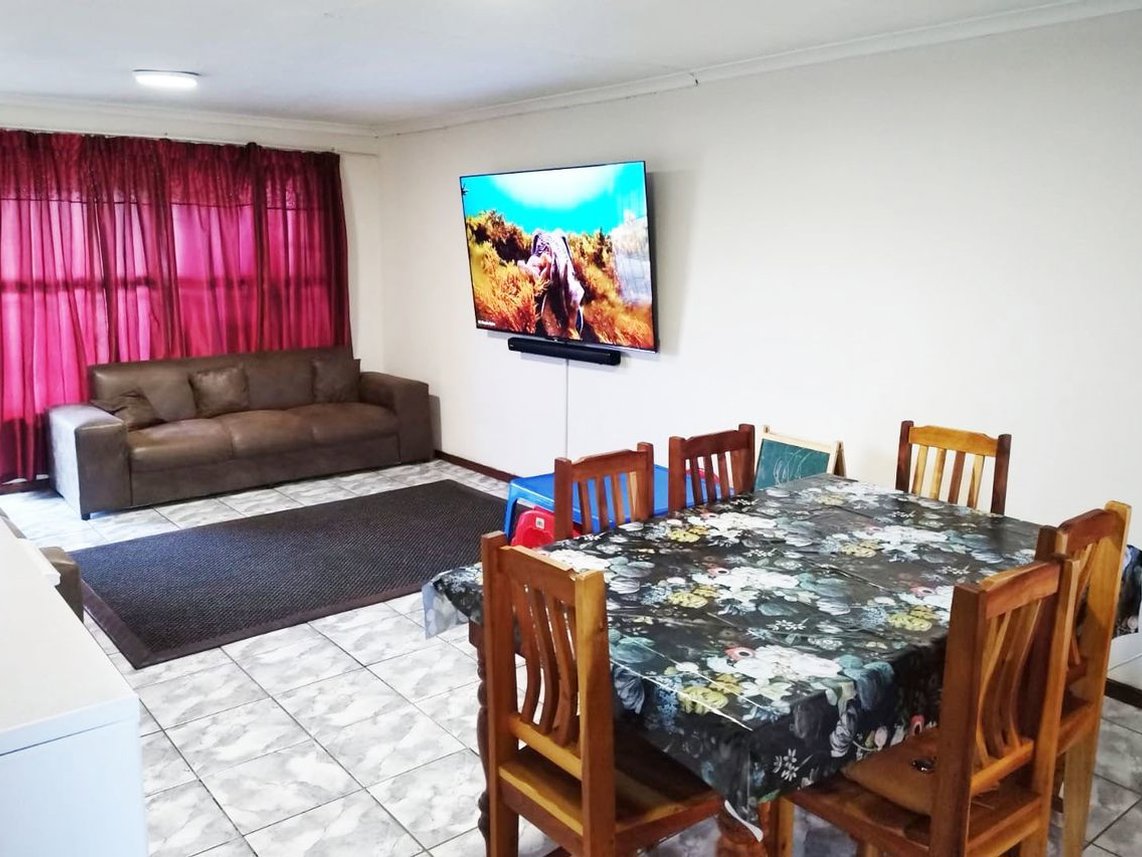 2 Bedroom Townhouse For Sale in Brackenfell Heights