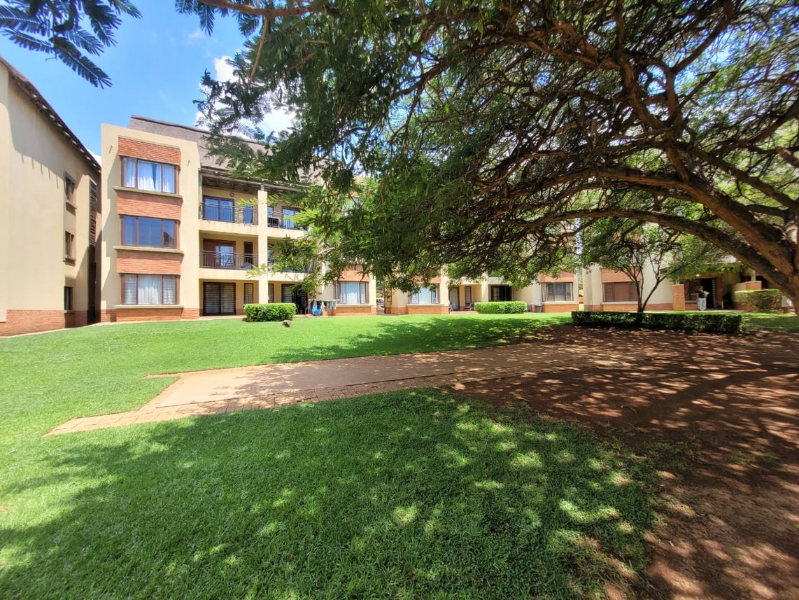 2 Bedroom Apartment To Rent in Zambezi Country Estate