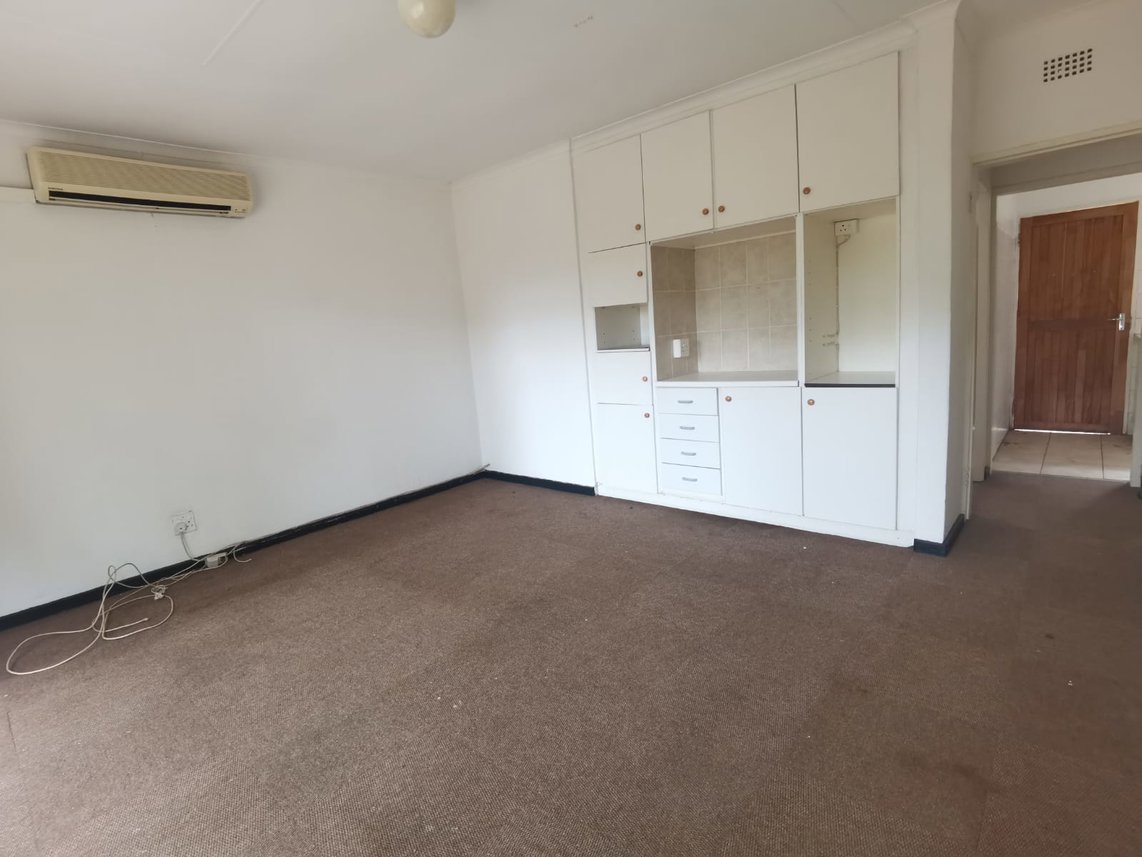 2 Bedroom Flat To Rent in Muldersdrift