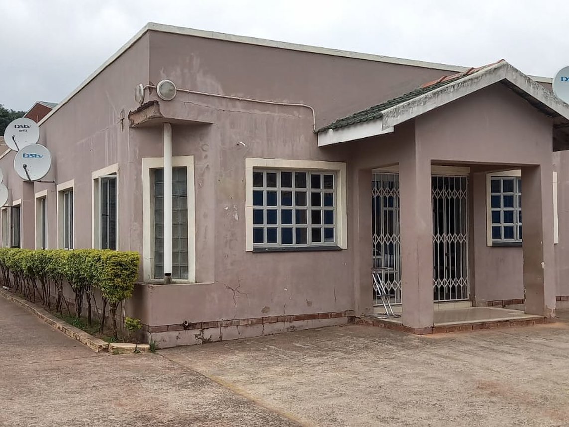 9 Bedroom House For Sale in Isipingo Rail