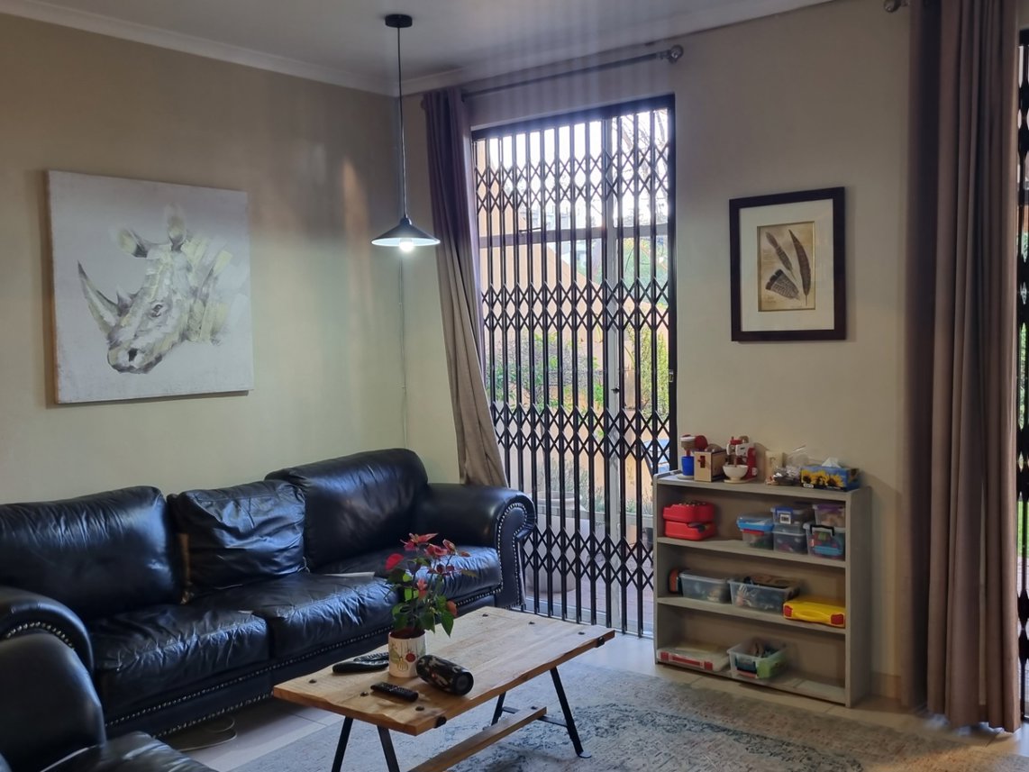 3 Bedroom Townhouse For Sale in Northcliff
