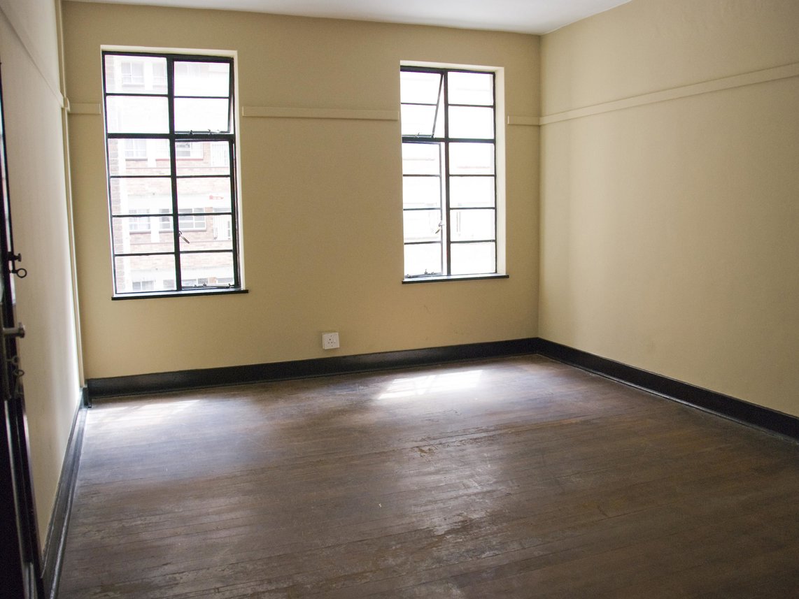 2 Bedroom Flat To Rent in Hillbrow