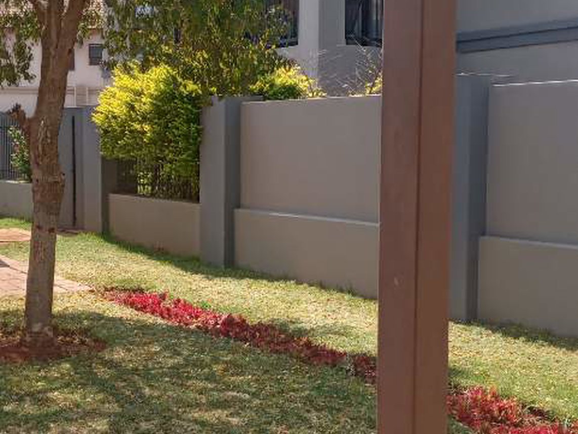 2 Bedroom Apartment For Sale in Hartbeespoort