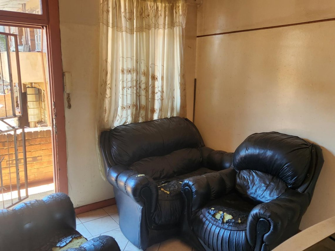 2 Bedroom Apartment For Sale in Jeppestown