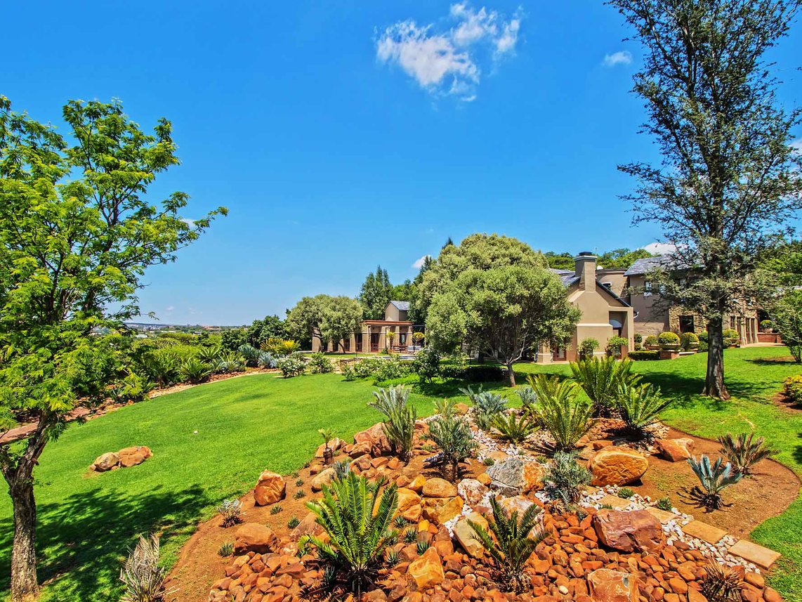 4 Bedroom House For Sale in Mooikloof Equestrian Estate