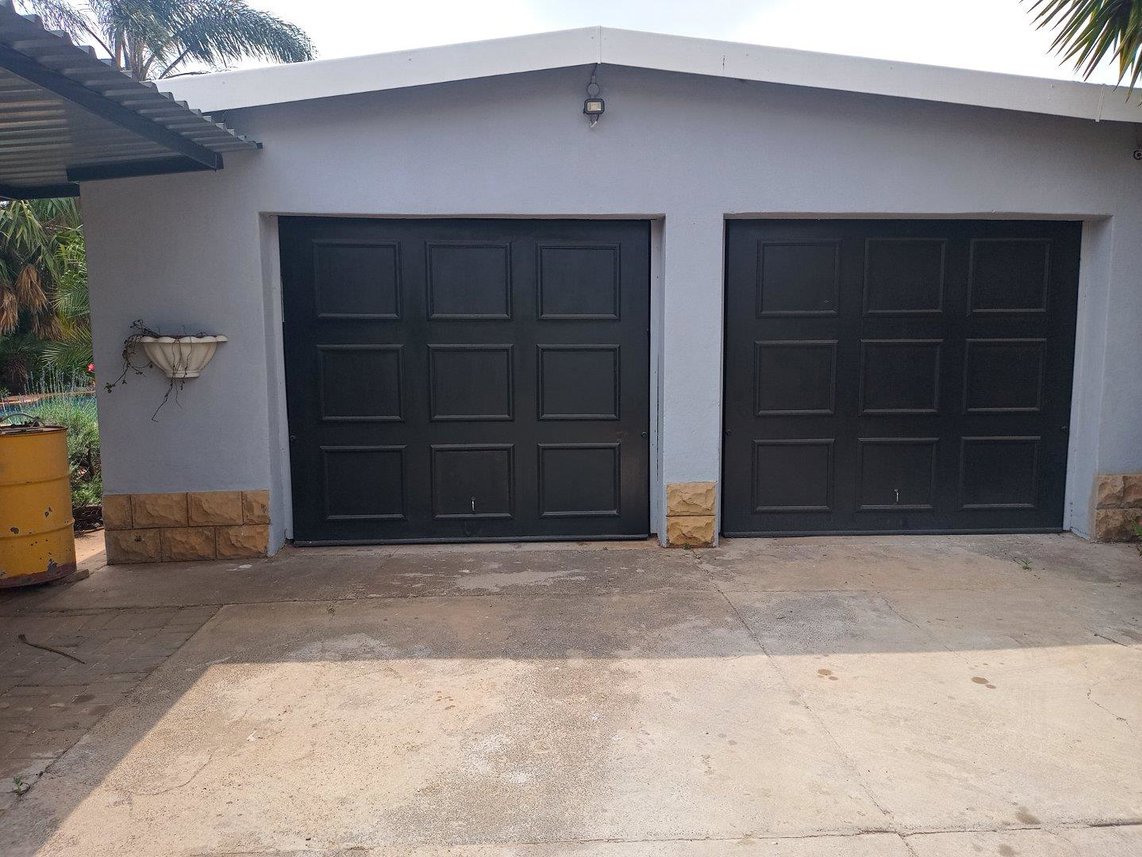 3 Bedroom House For Sale in Capital Park