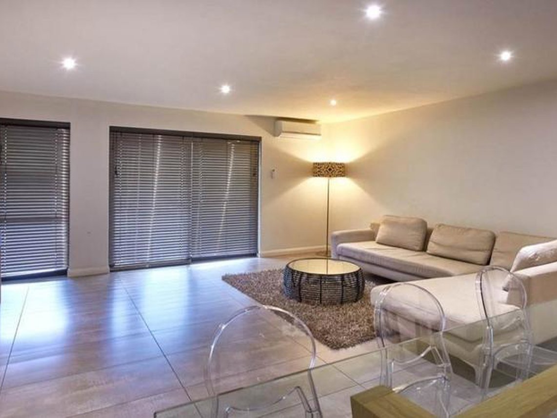 2 Bedroom Apartment To Rent in Strathavon