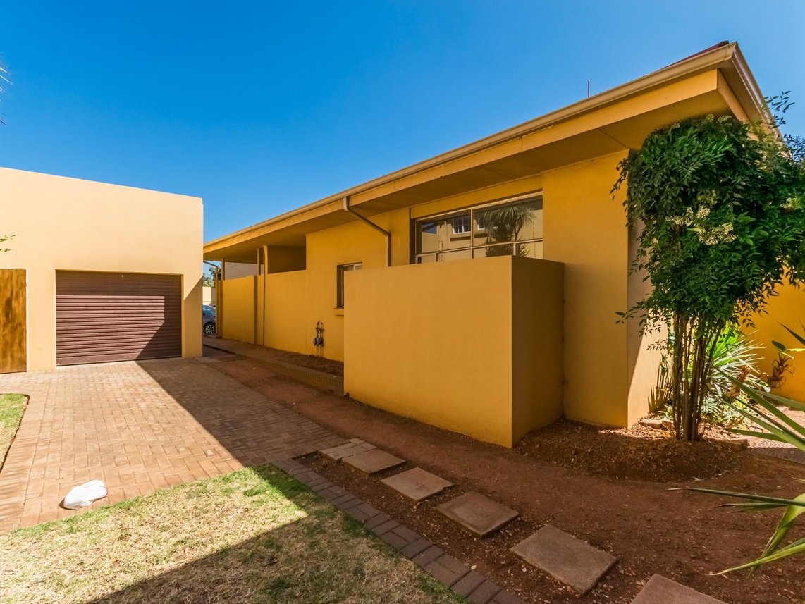 3 Bedroom Duplex For Sale in Krugersdorp North