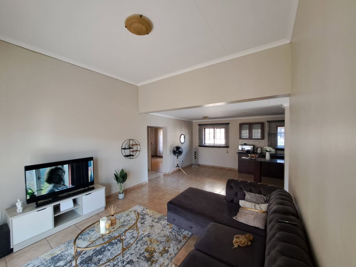 2 Bedroom Townhouse For Sale in Waterval East