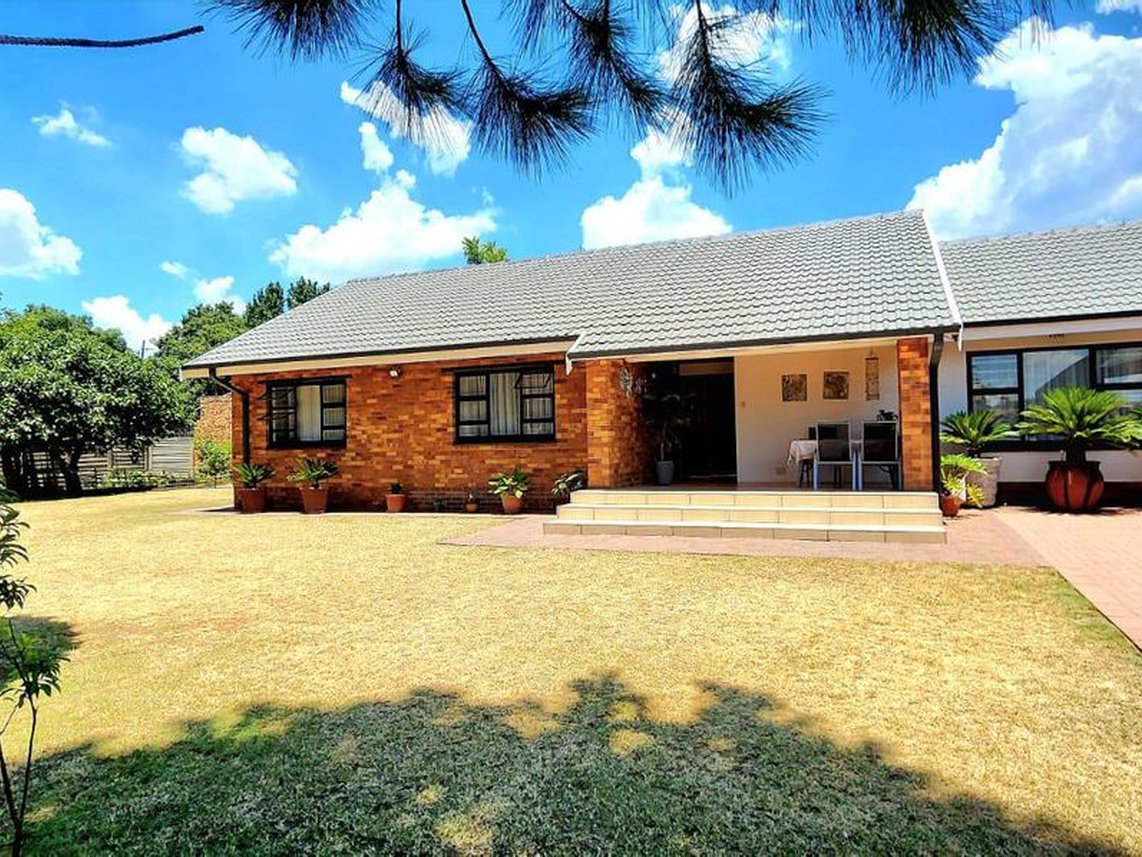 3 Bedroom House For Sale in Vaalpark