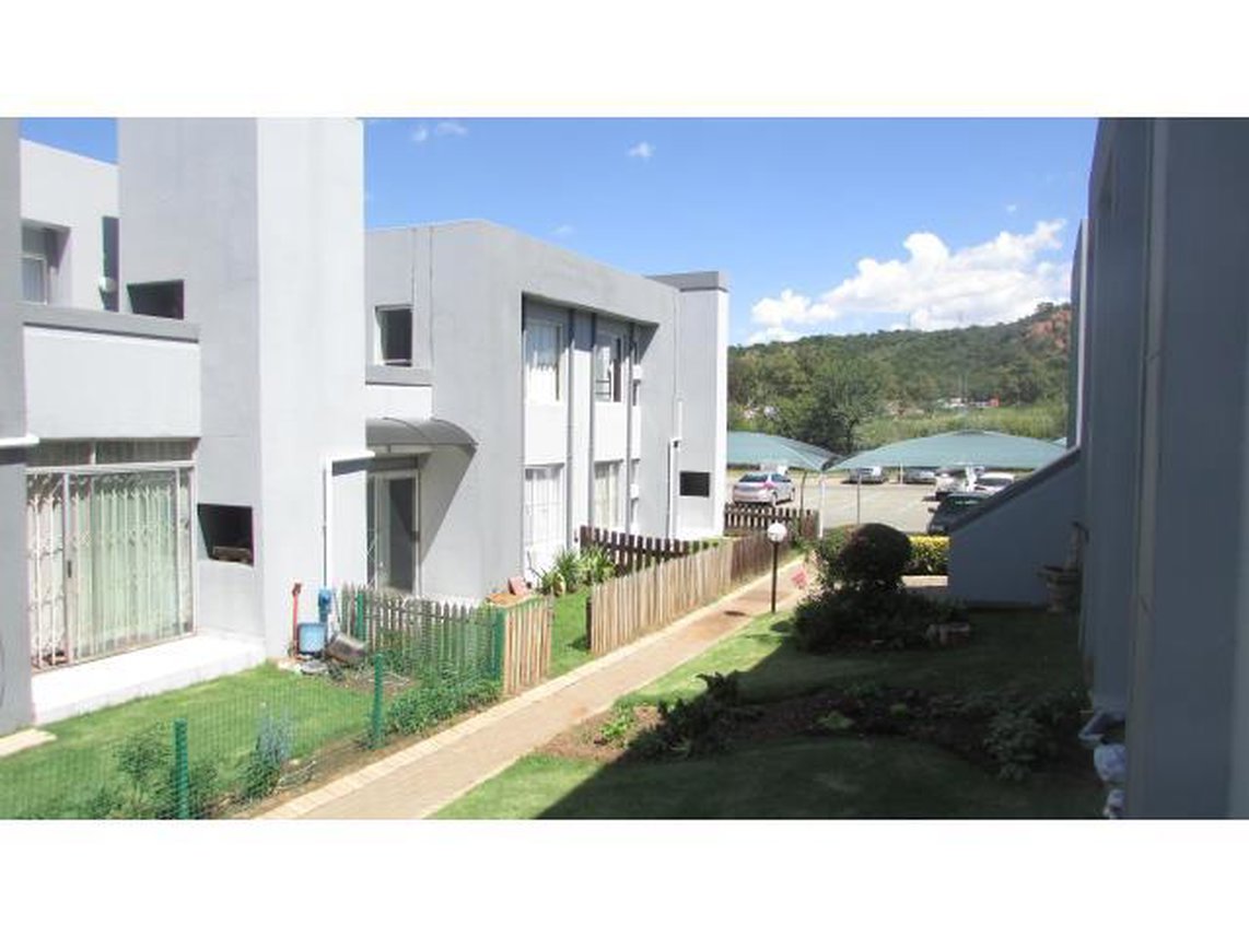 2 Bedroom Townhouse For Sale in Mulbarton