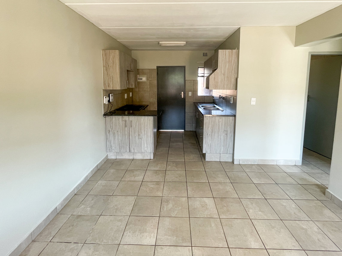 2 Bedroom Apartment To Rent in Montana Park