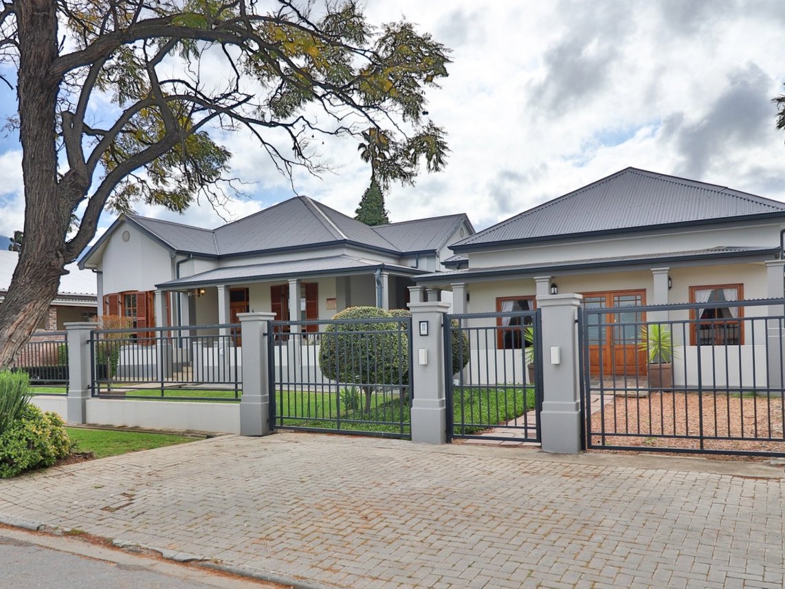 4 Bedroom House For Sale in Robertson