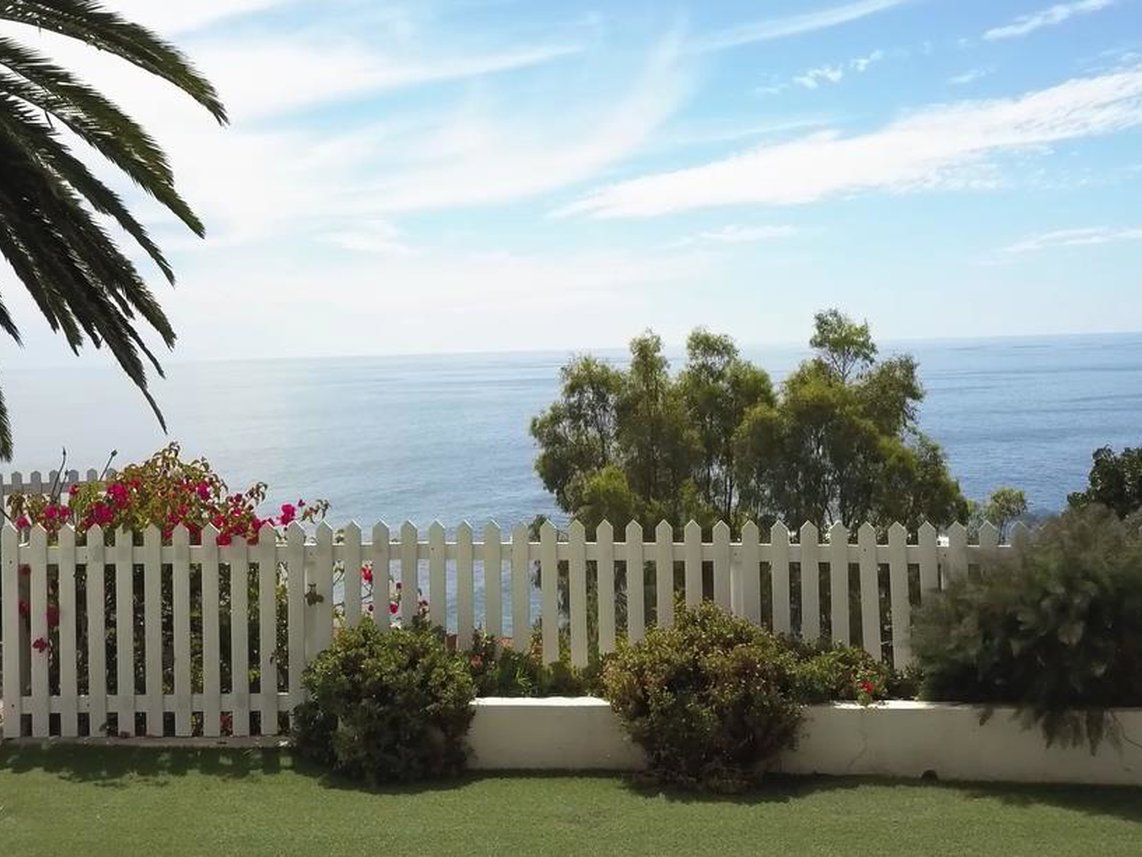 5 Bedroom House For Sale in Bantry Bay