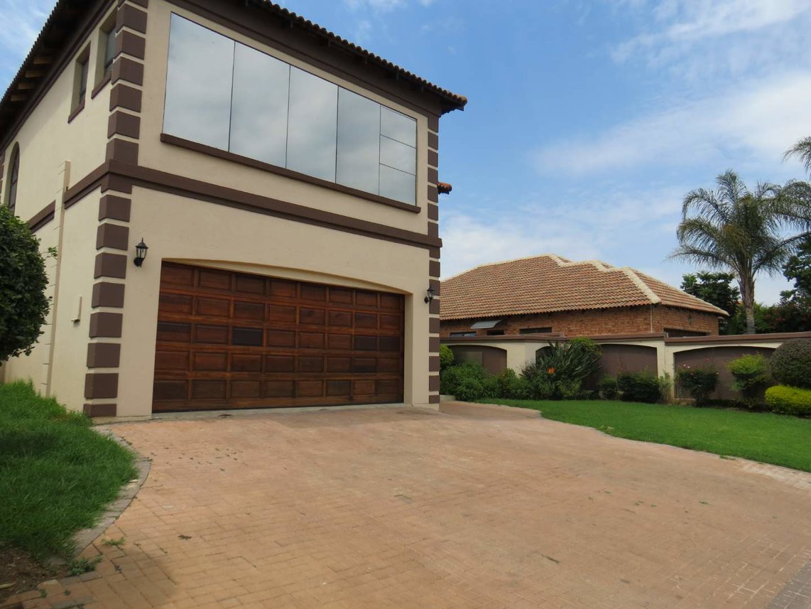 5 Bedroom House To Rent in Greenstone Hill