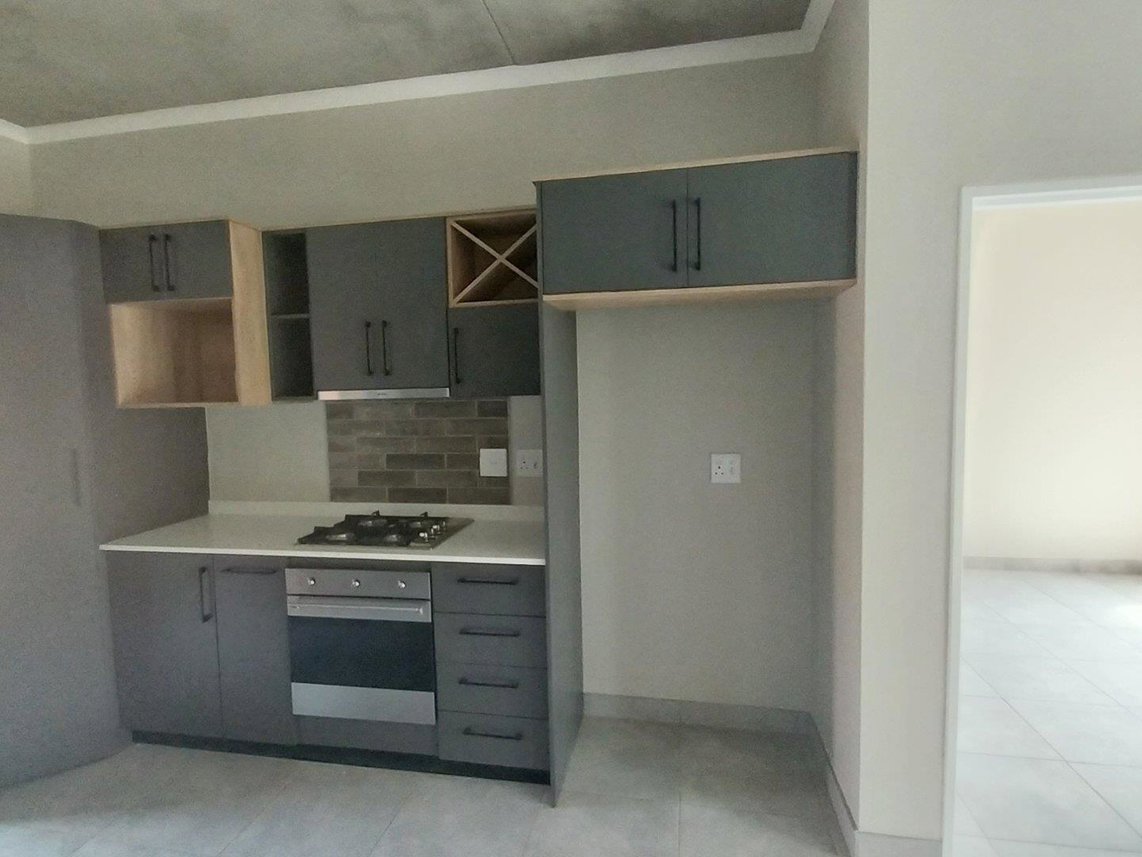 2 Bedroom Townhouse To Rent in Olympus