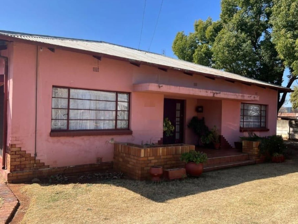 3 Bedroom House For Sale in Potchefstroom