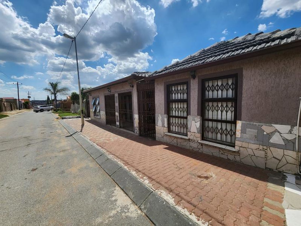3 Bedroom House For Sale in Kaalfontein