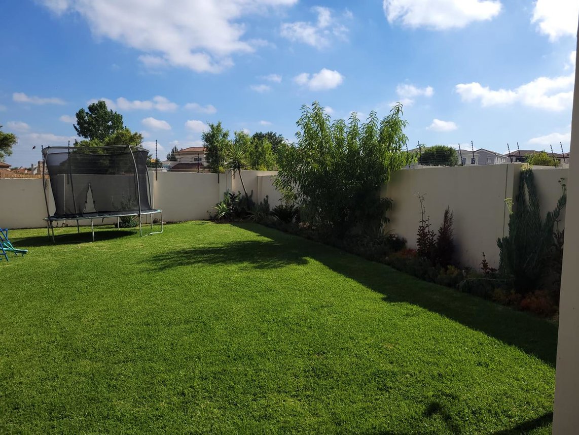 2 Bedroom Townhouse To Rent in Country View