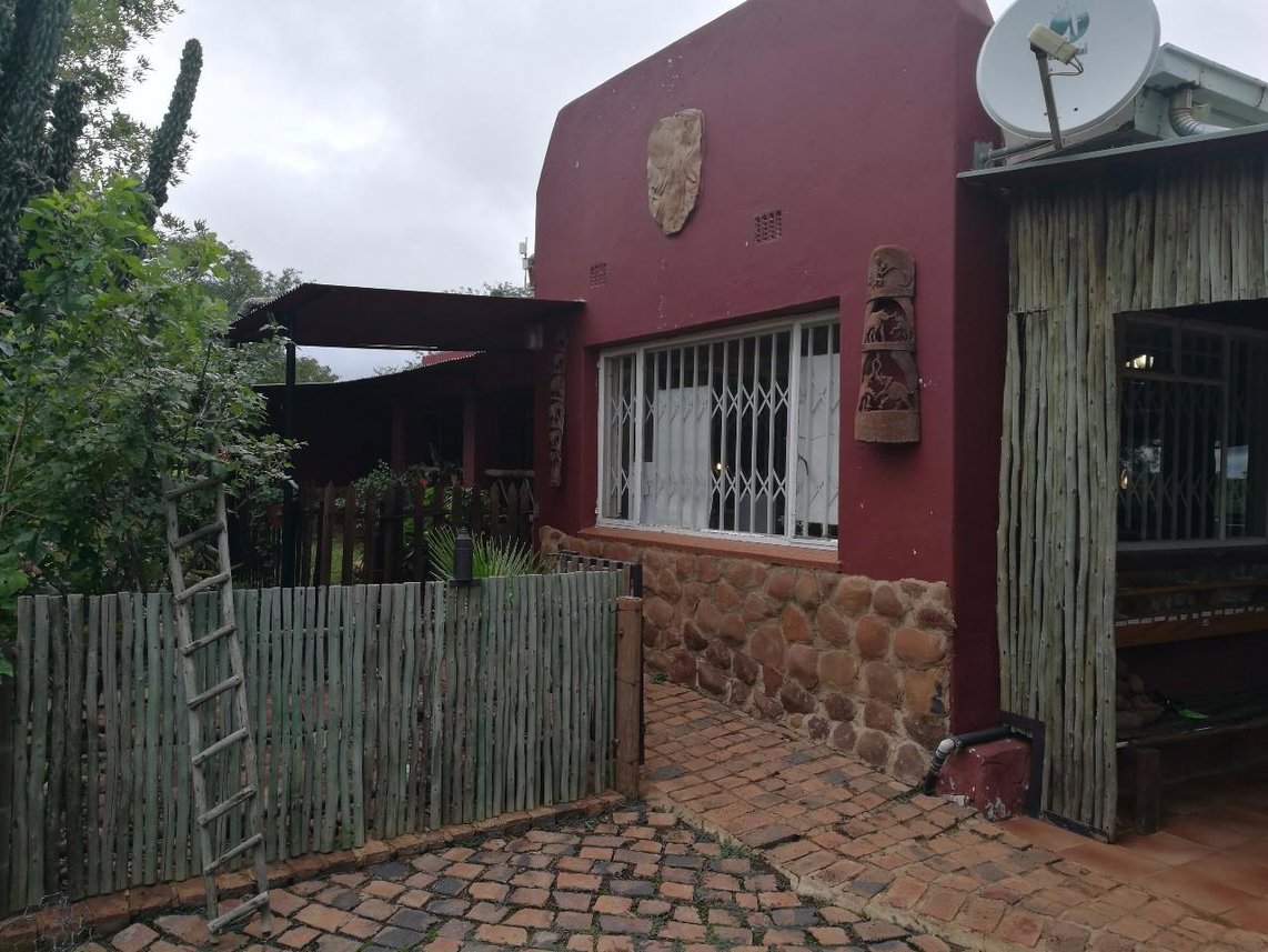 9 Bedroom Farm For Sale in Boschfontein AH
