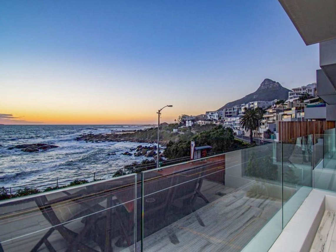 3 Bedroom Apartment For Sale in Camps Bay