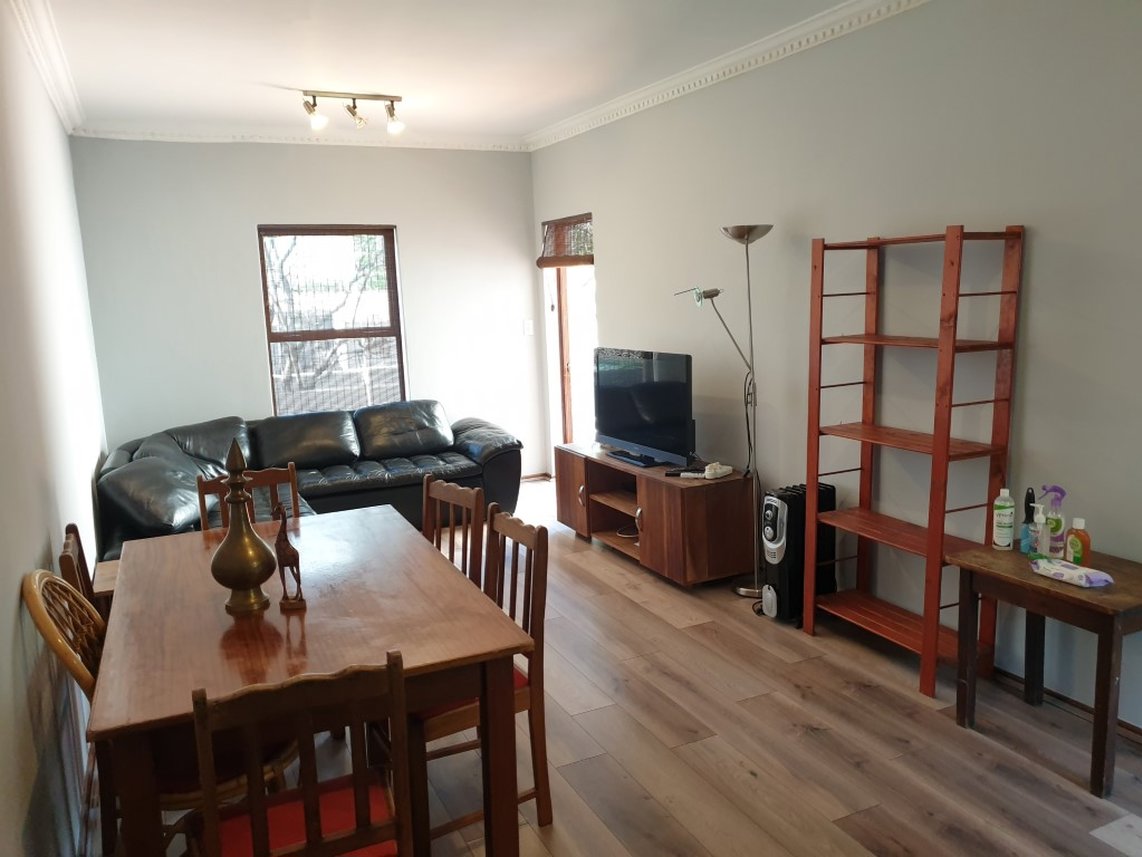 1 Bedroom Apartment To Rent in Melrose