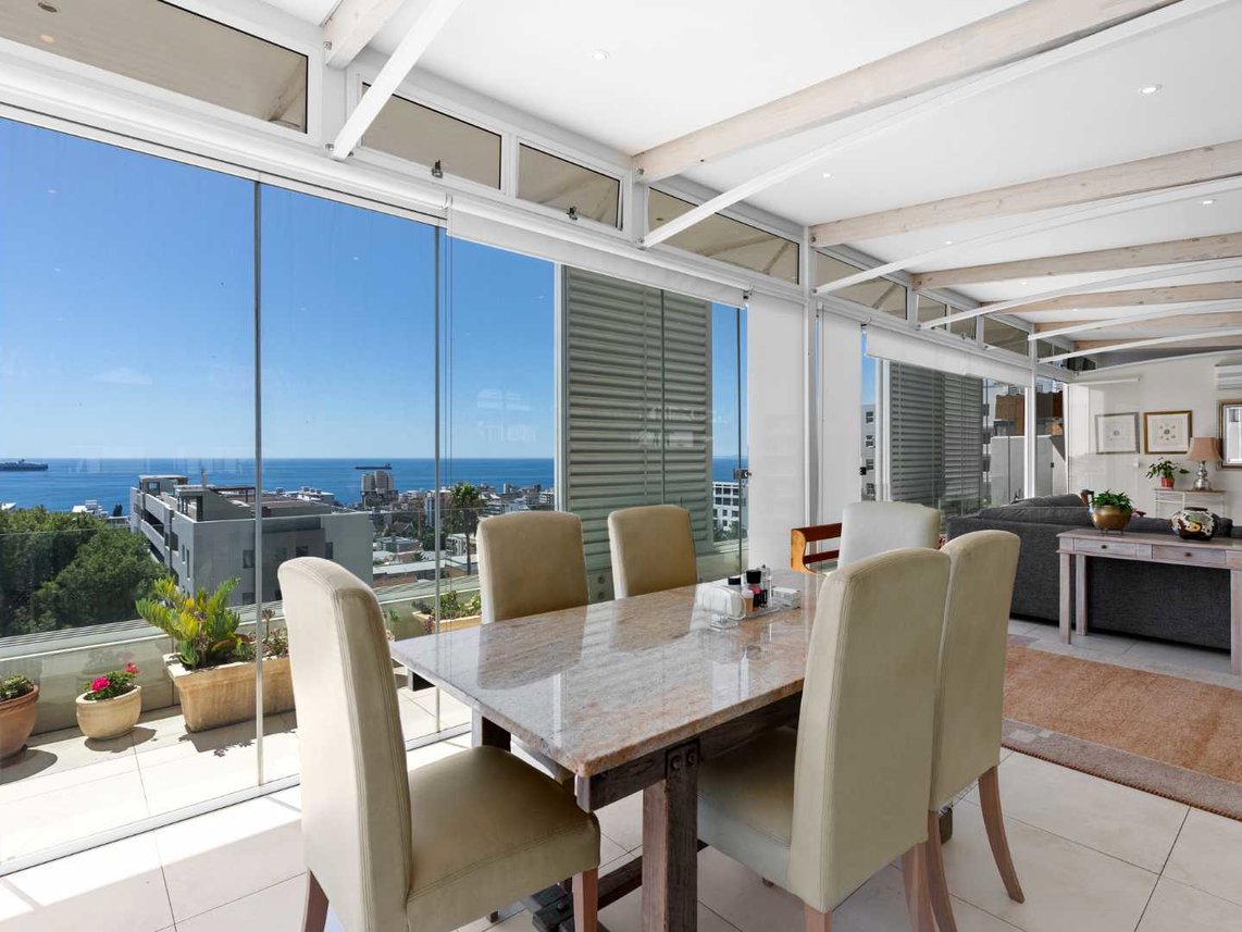 4 Bedroom Apartment For Sale in Sea Point