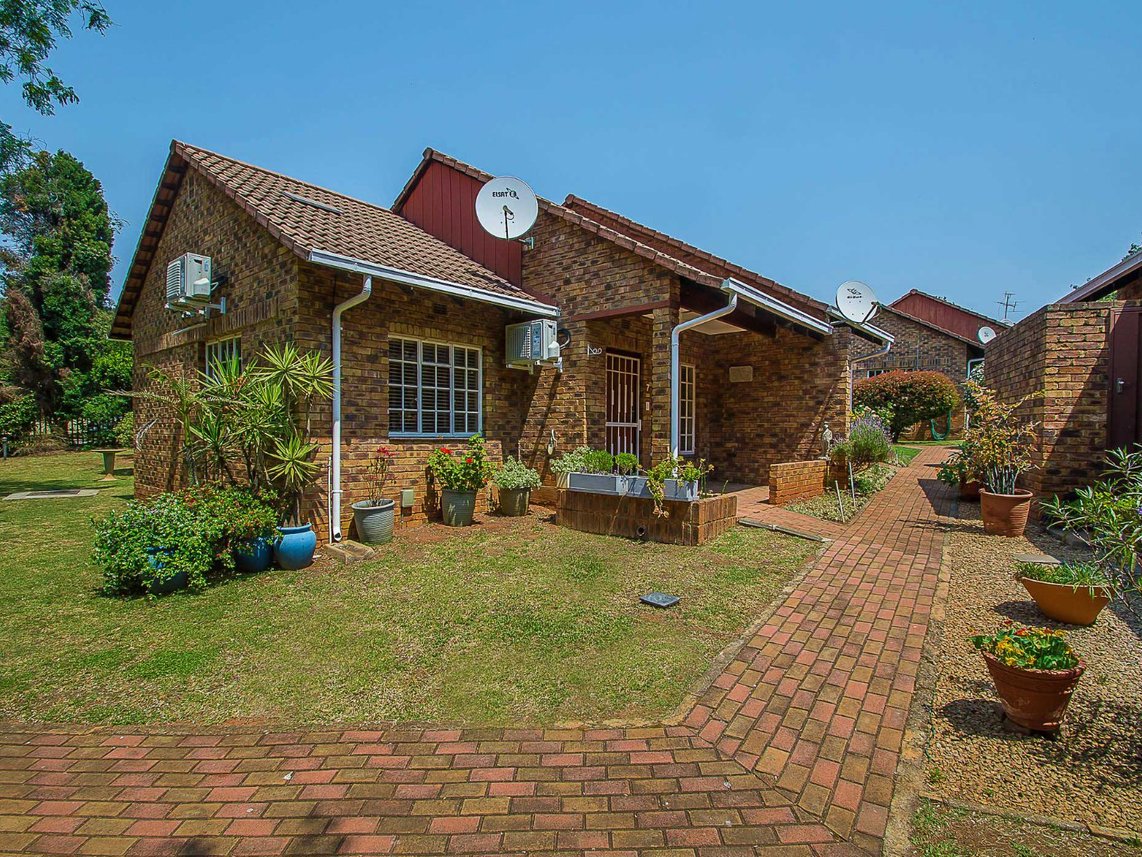 1 Bedroom Townhouse For Sale in Fairland