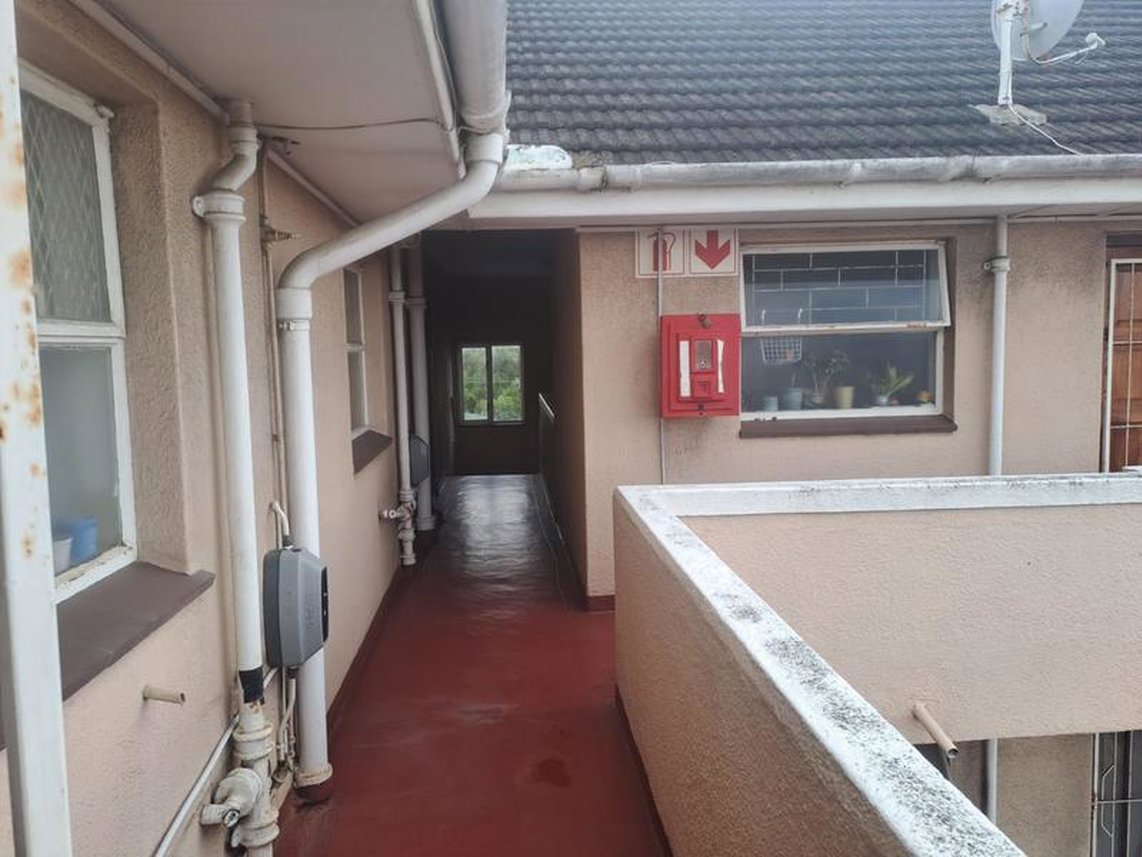 2 Bedroom Apartment For Sale in Parow