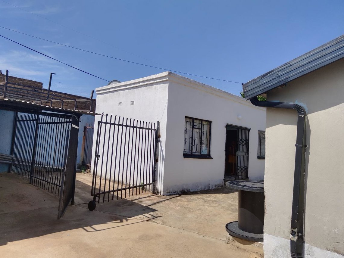 4 Bedroom House For Sale in Mabopane