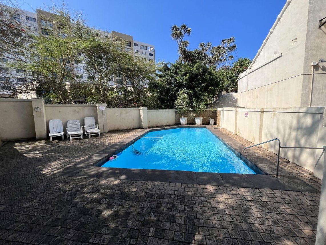 2 Bedroom Apartment For Sale in Umhlanga Rocks