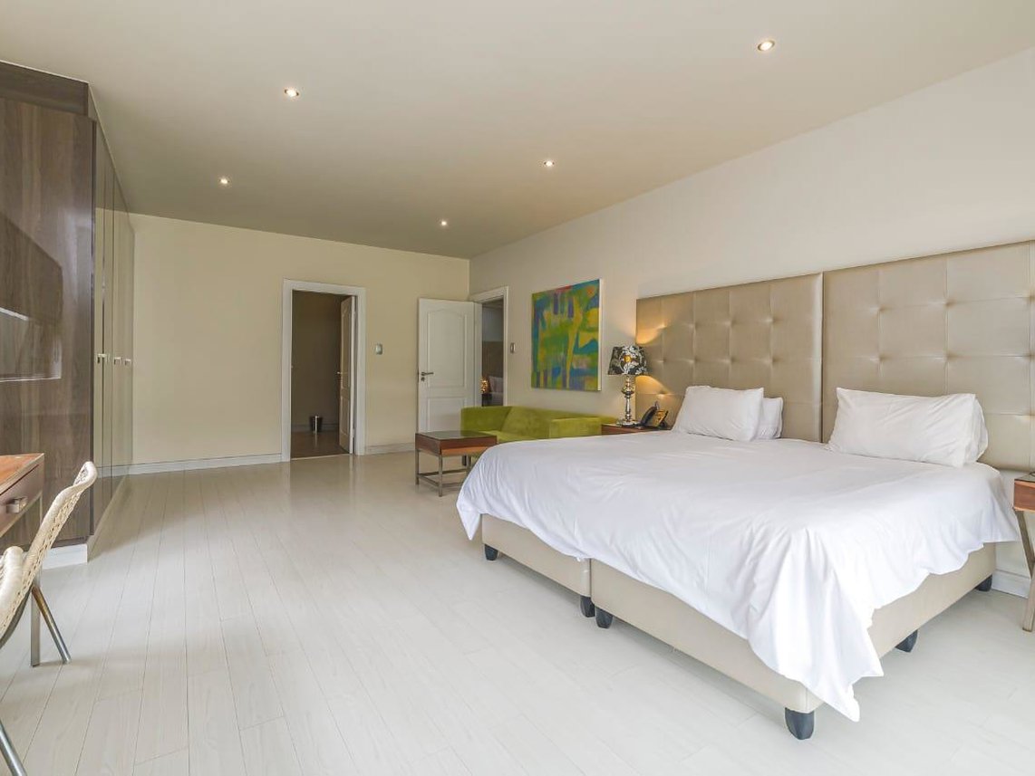 4 Bedroom Apartment To Rent in Sandown