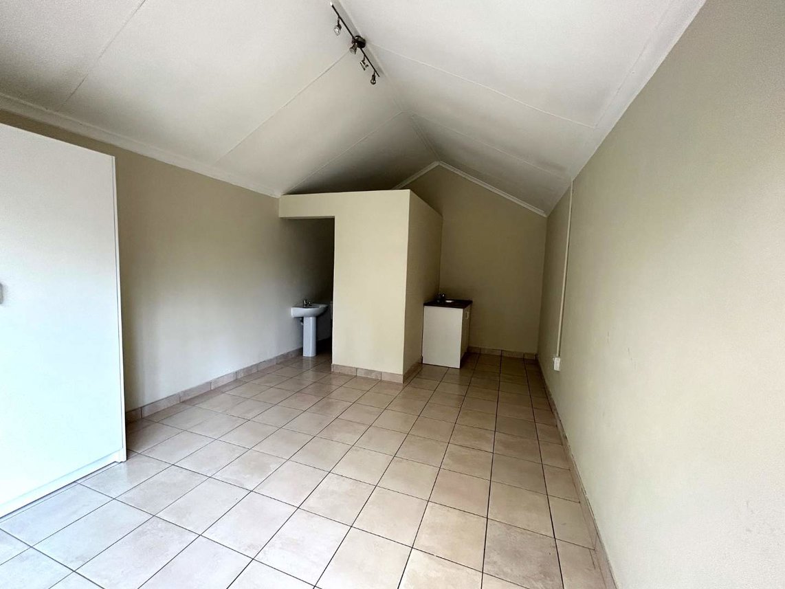 1 Bedroom Garden Cottage To Rent in Johannesburg North