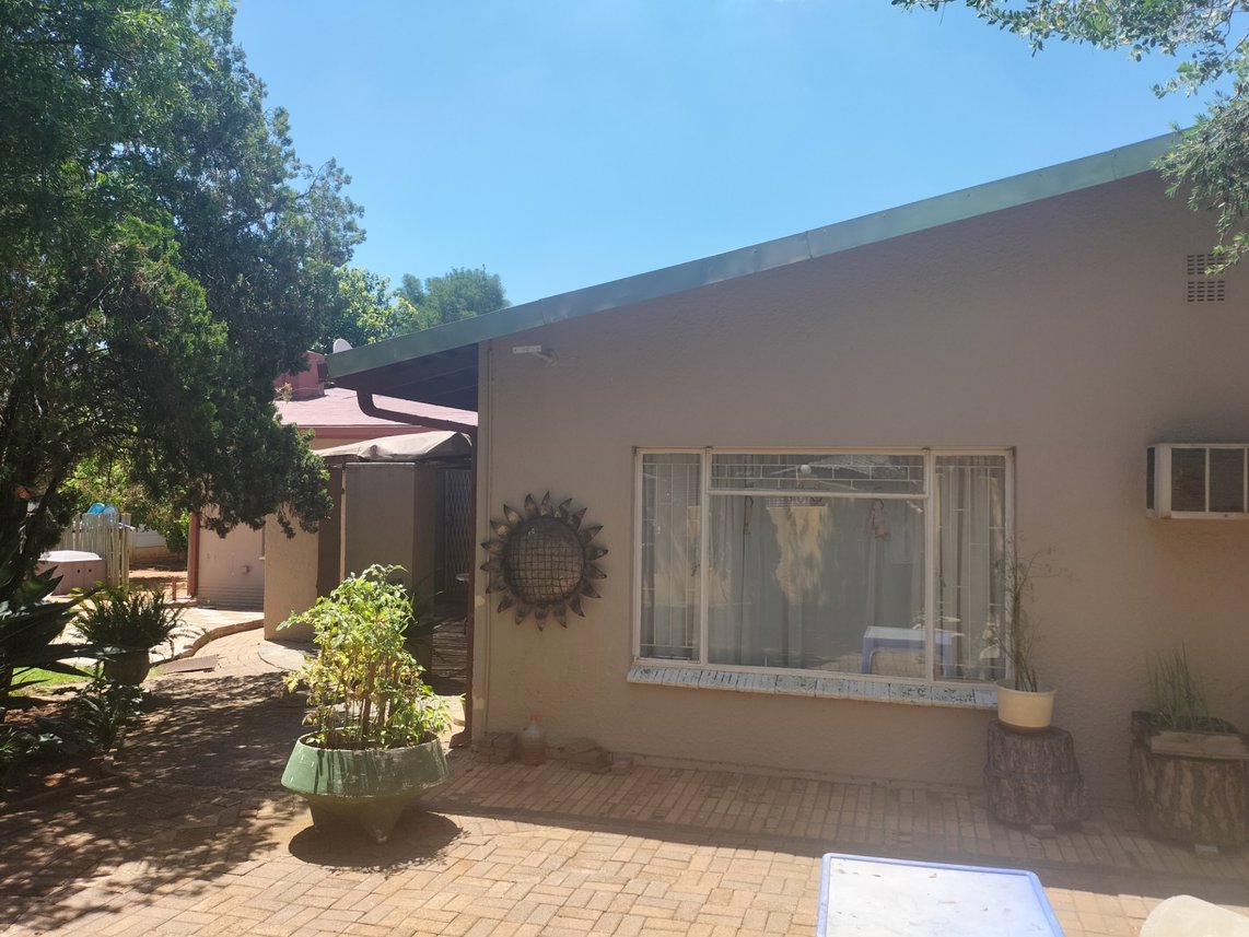 4 Bedroom House For Sale in Flamwood