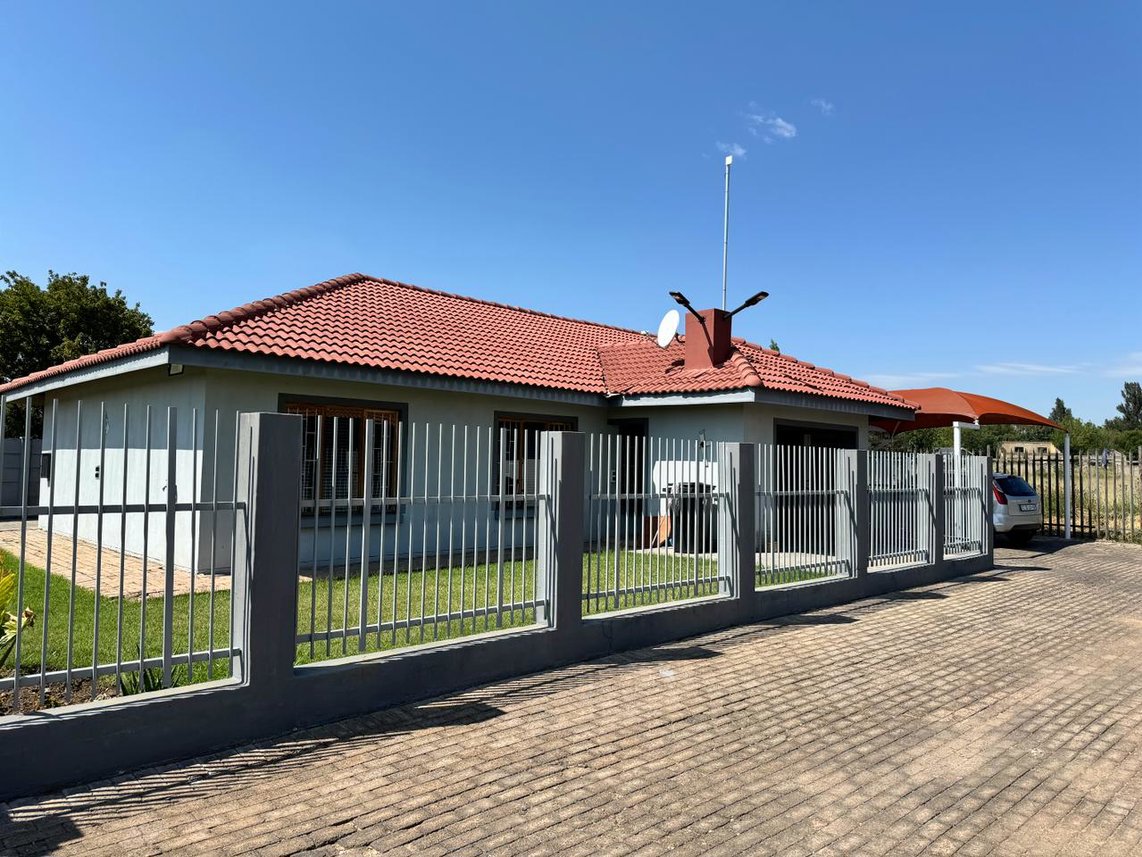 2 Bedroom Townhouse To Rent in Parys