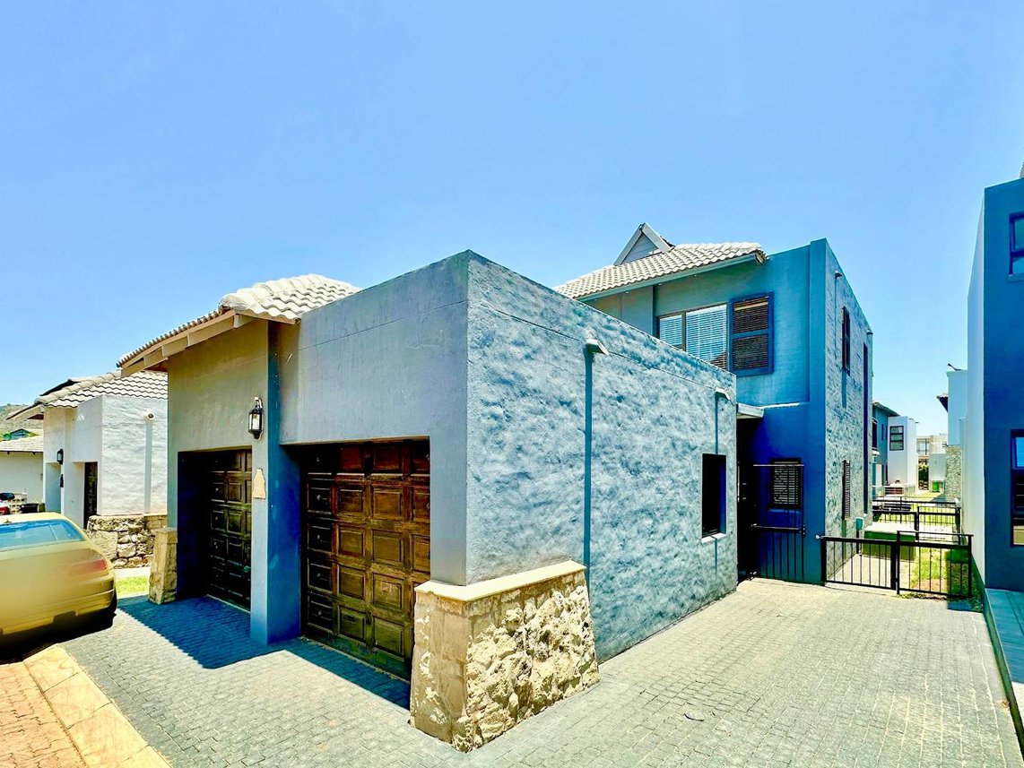 3 Bedroom House For Sale in The Islands Estate