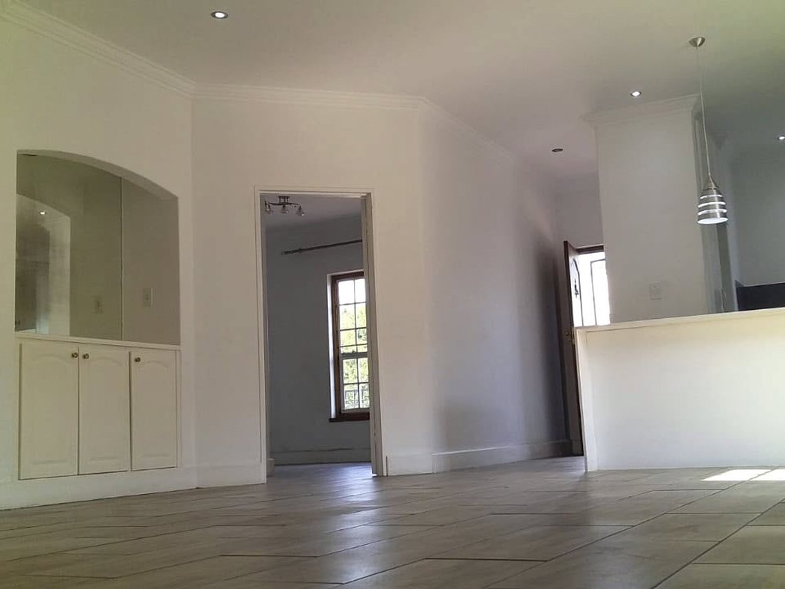 2 Bedroom Apartment To Rent in Saxonwold