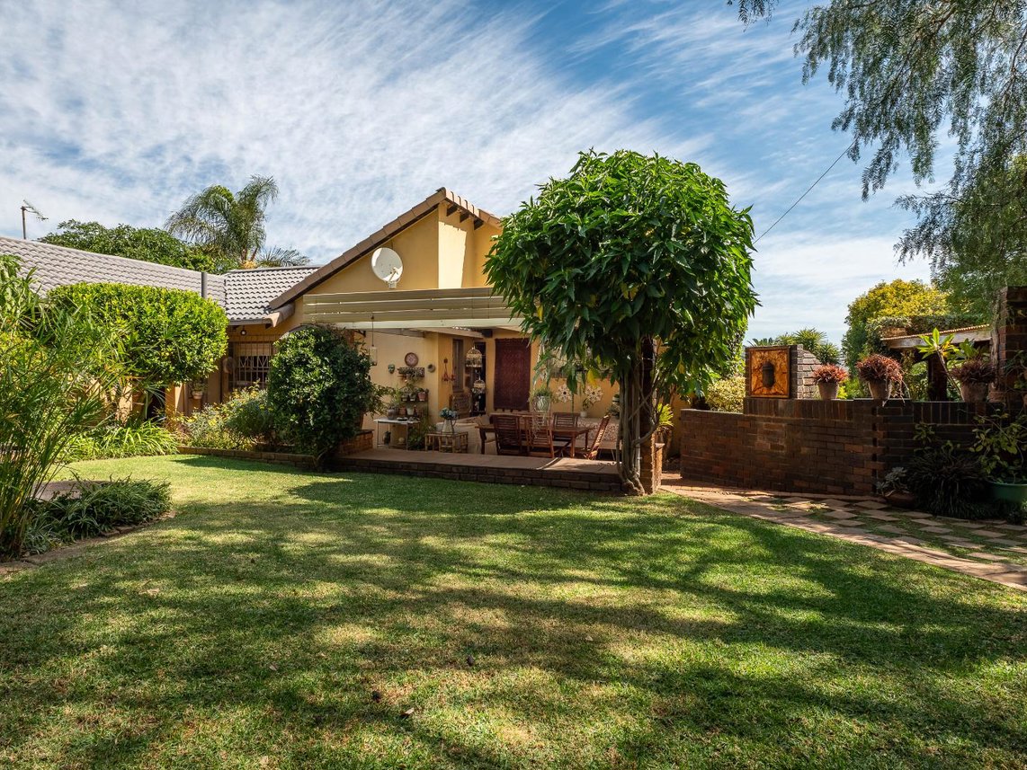 3 Bedroom House For Sale in Mulbarton