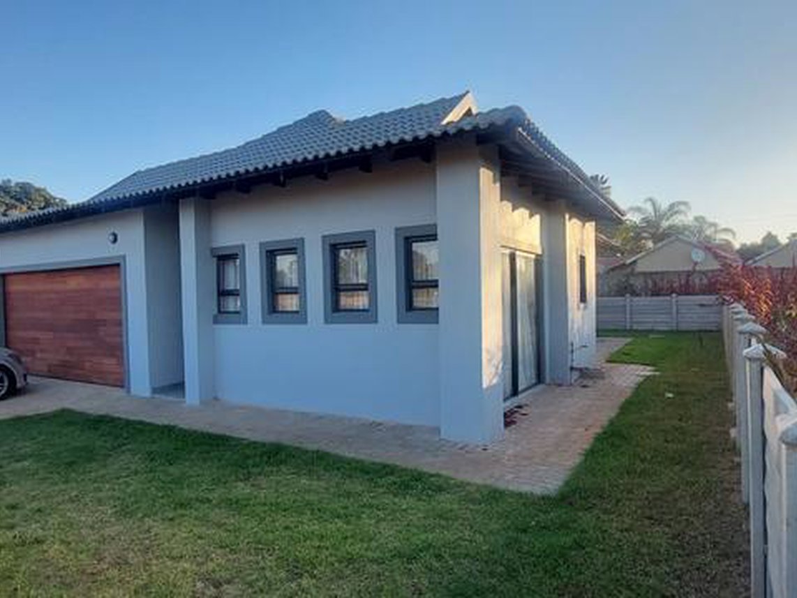 3 Bedroom House For Sale in Chantelle