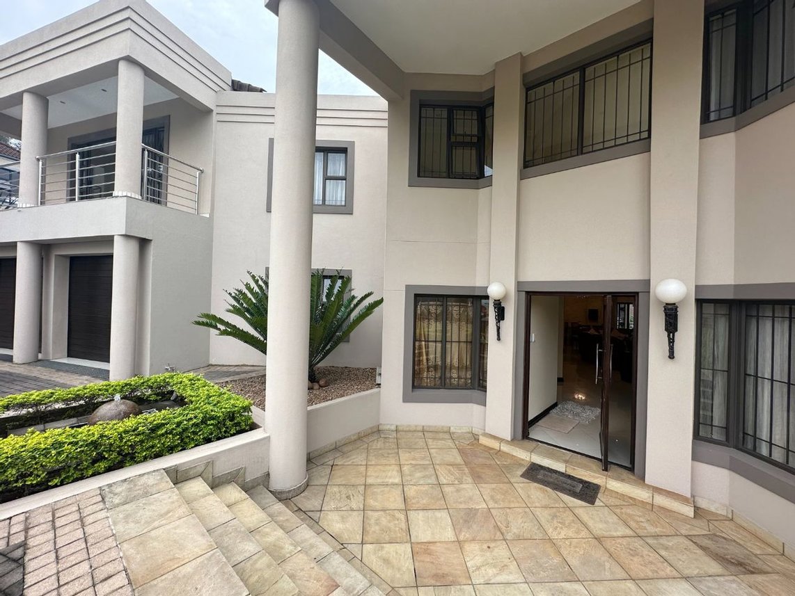 4 Bedroom House For Sale in Umhlanga Central