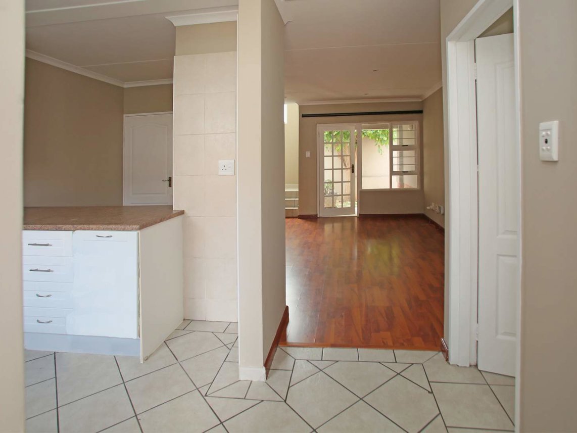 2 Bedroom Townhouse For Sale in Bryanston